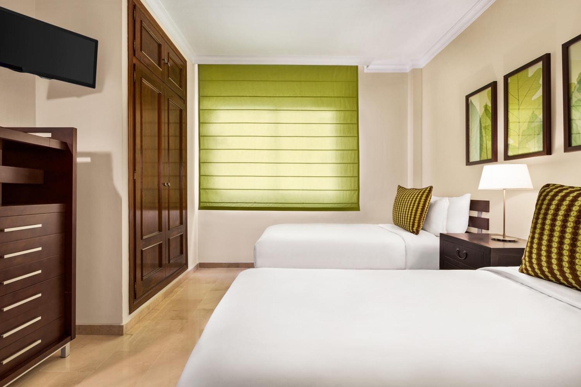 Wyndham Grand Costa Del Sol Apart-hotel 3*